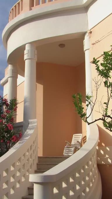 Villa Nel Salento - Ampie Camere E Giardino, Fino A 9 Persone Barbarano del Capo Exterior photo